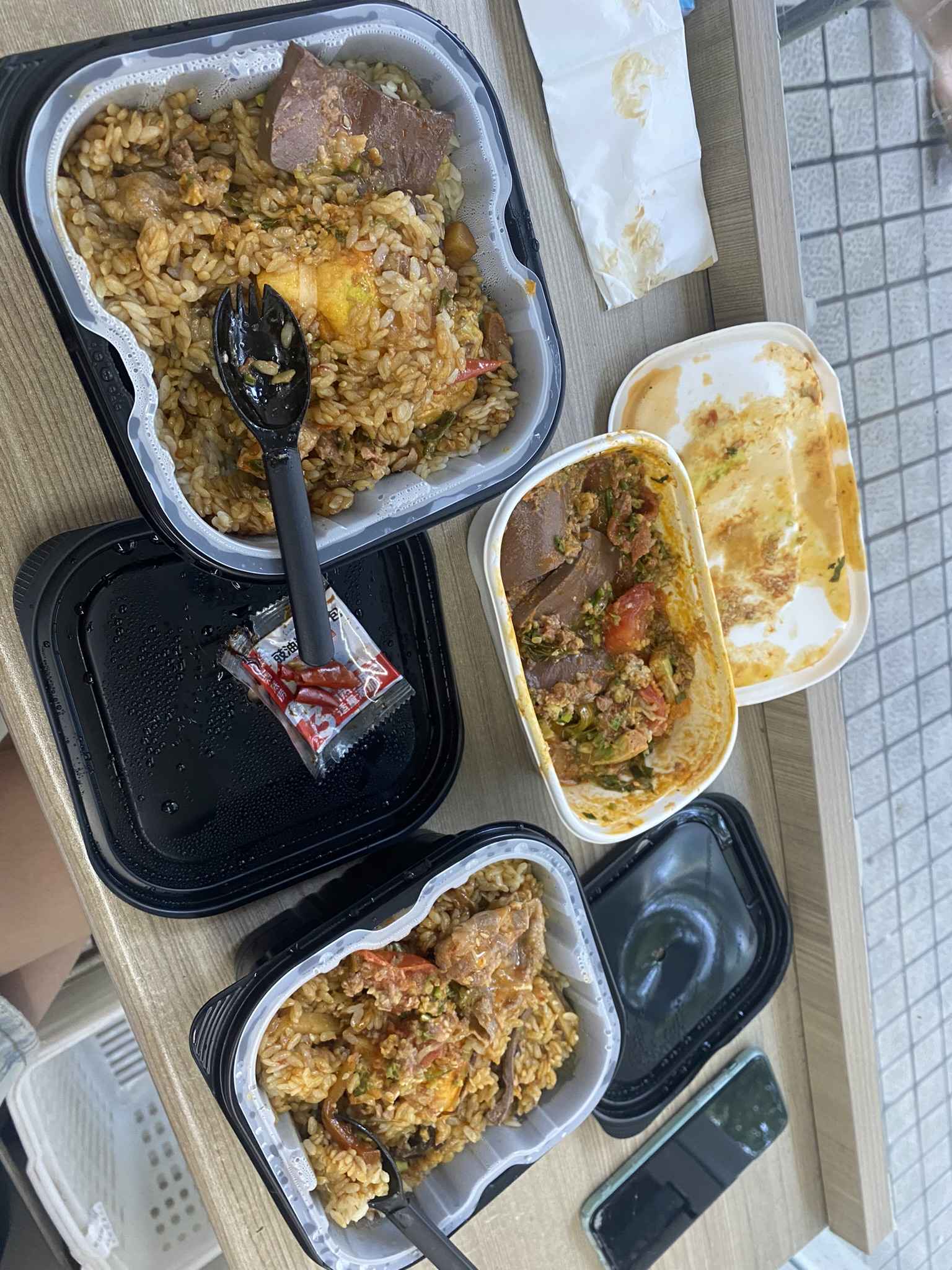 便利店自热火锅